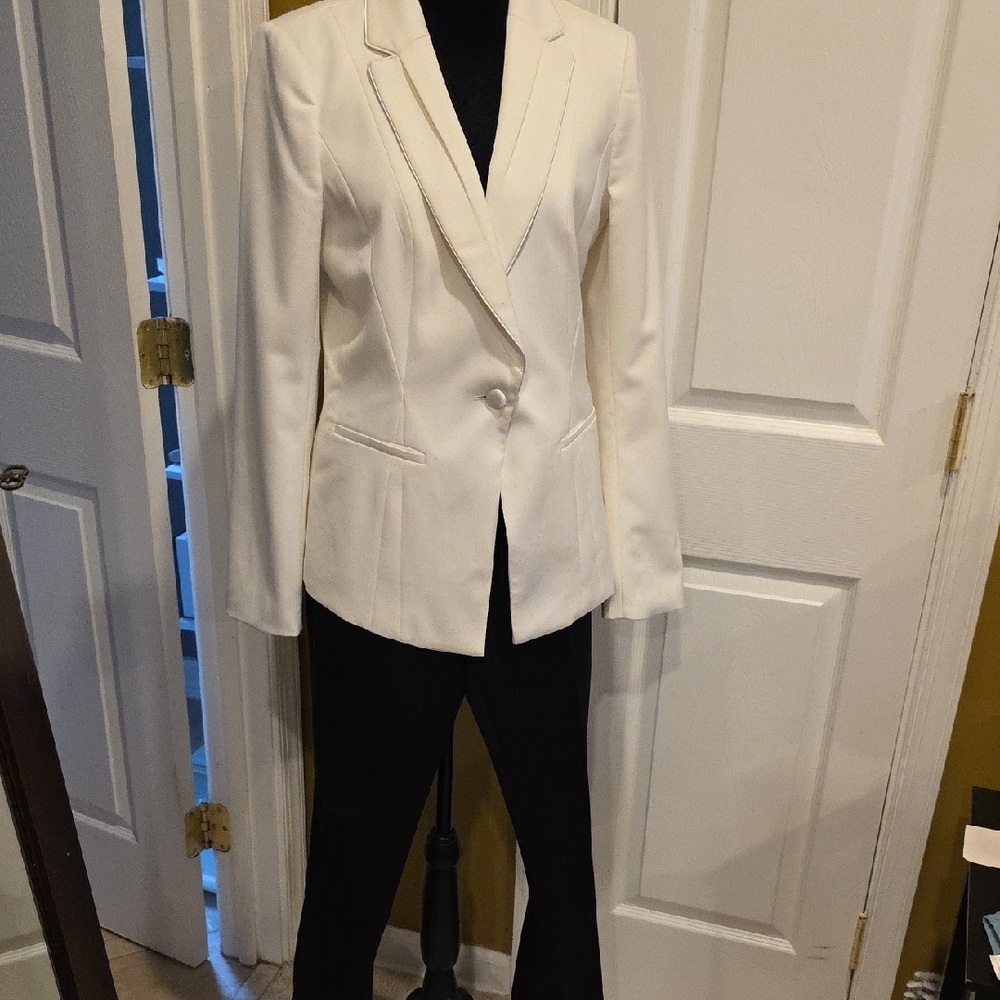 White House Black Market White Fitted Blazer
